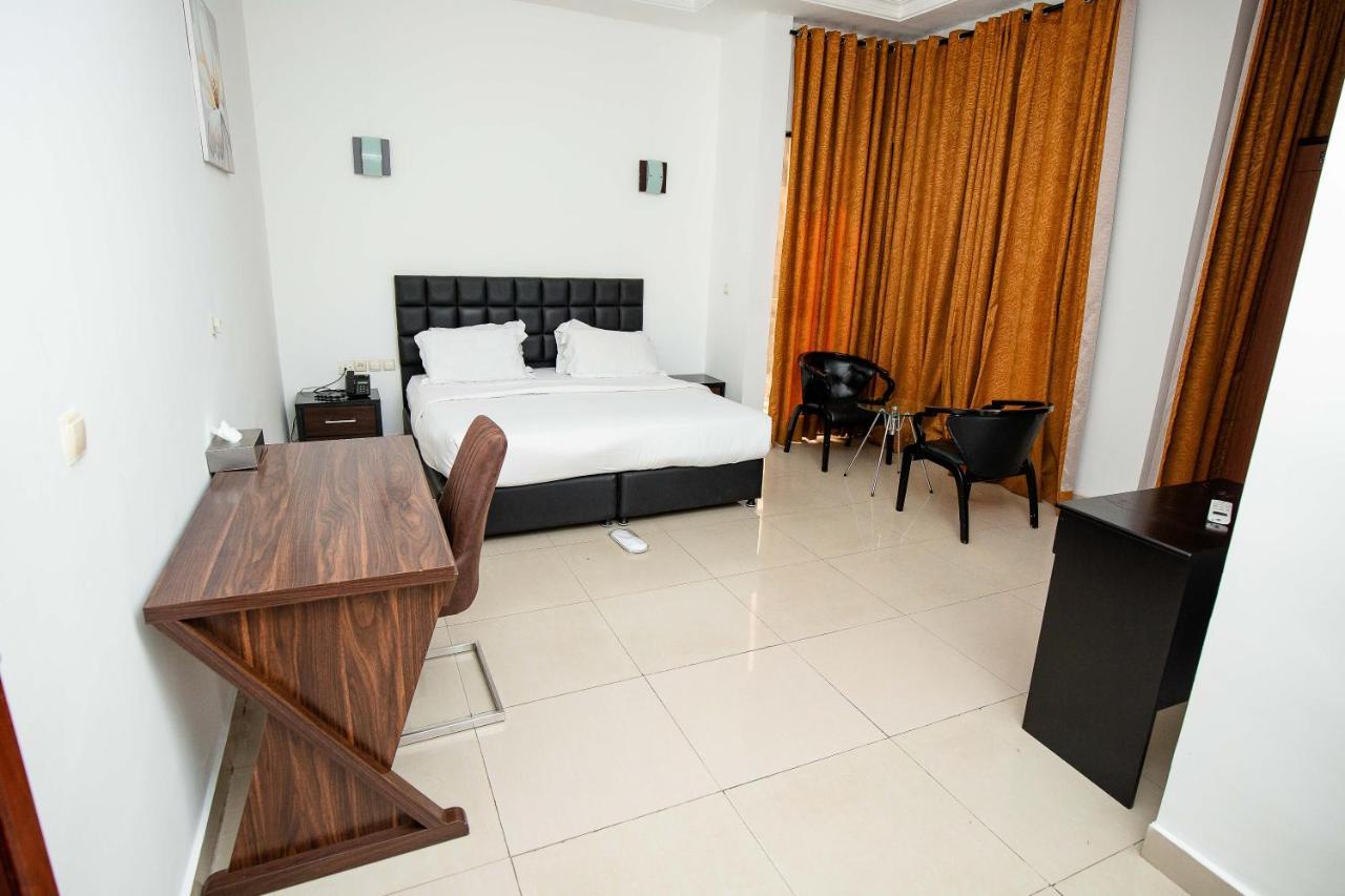 Hotel Everest Rd Congo Kinshasa Exterior photo